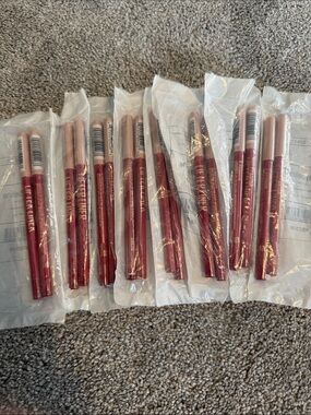 Lot: 16 Brand New Maybelline Lift Liner Lip Liner in Main Character 0.04oz/1.2g